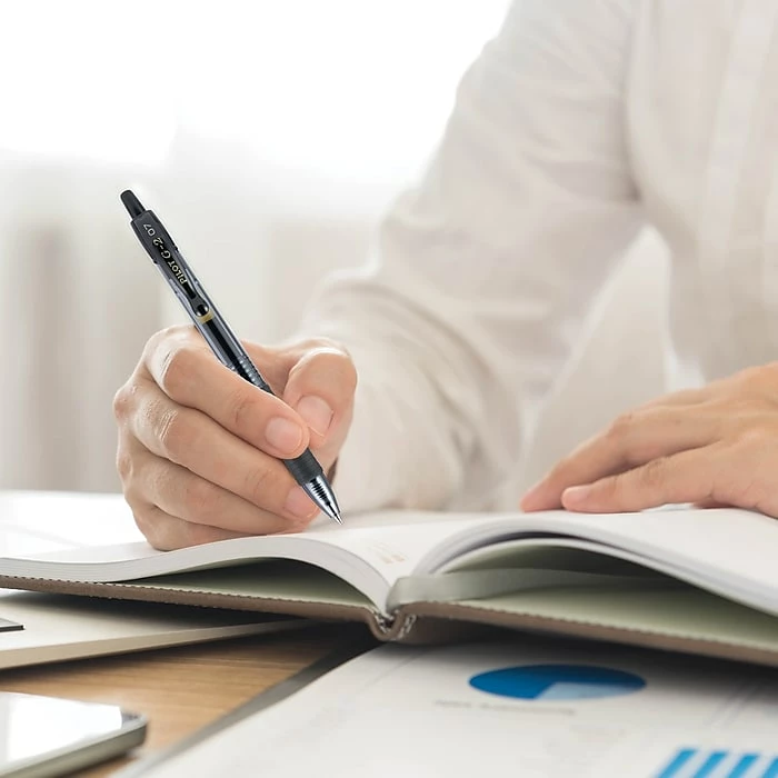 Pilot G2 Retractable Gel Pens, Fine Point, Black Ink, 4/Pack (31057) 6 Pilot G2 Retractable Gel Pens, Fine Point, Black Ink, 4/Pack (31057) - Image 4